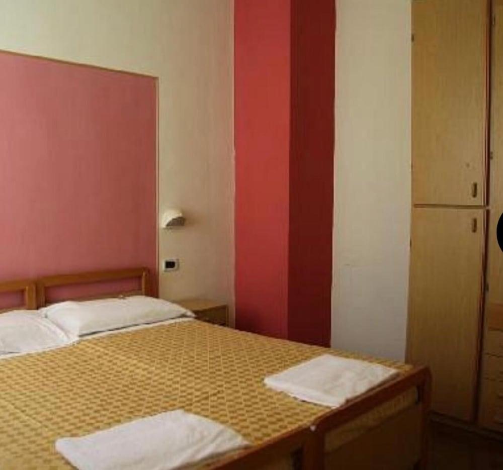 Hotel Losanna Rimini Exterior photo
