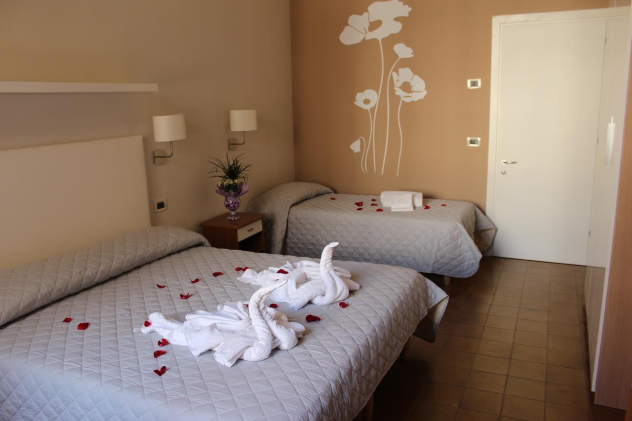 Hotel Losanna Rimini Exterior photo
