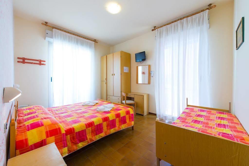 Hotel Losanna Rimini Exterior photo